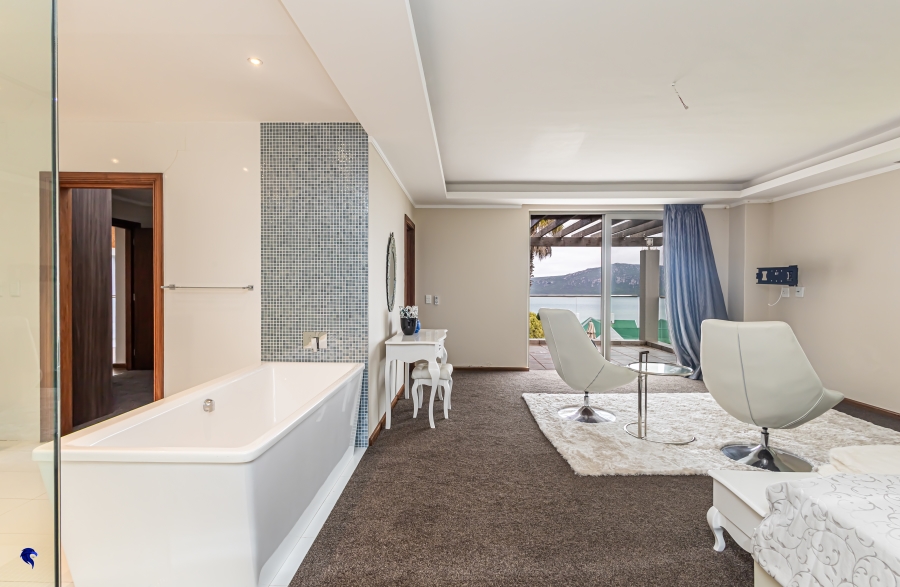 6 Bedroom Property for Sale in Myburgh Park Western Cape